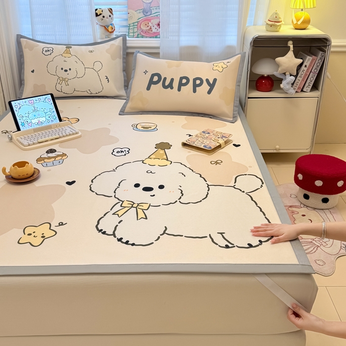 91家纺网 家纺一手货源 找家纺 柒月家居 2026新款大版印花碳光冰丝席床席款凉席 卷卷白狗