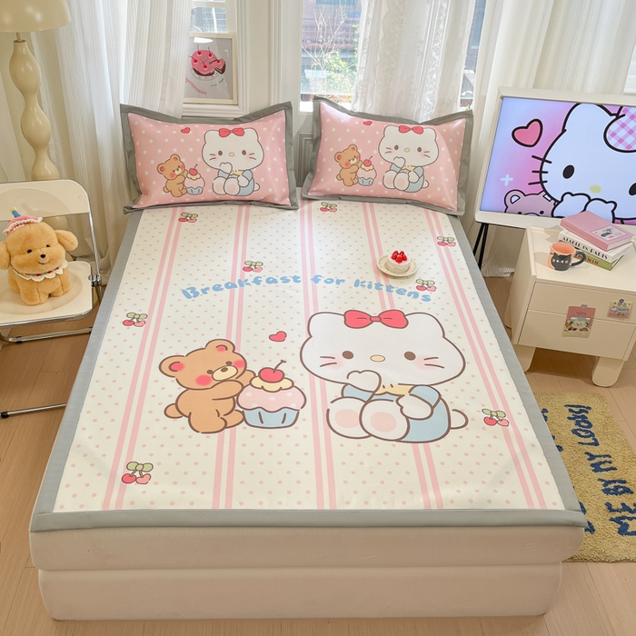 91家纺网 家纺一手货源 找家纺 柒月家居 2026新款大版印花碳光冰丝席床席款凉席 猫咪伙伴