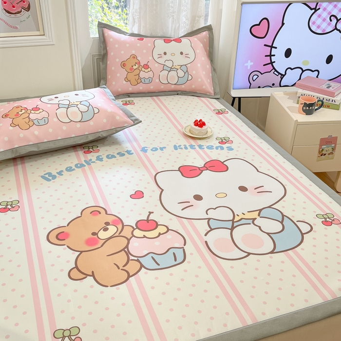 91家纺网 家纺一手货源 找家纺 柒月家居 2026新款大版印花碳光冰丝席床席款凉席 猫咪伙伴