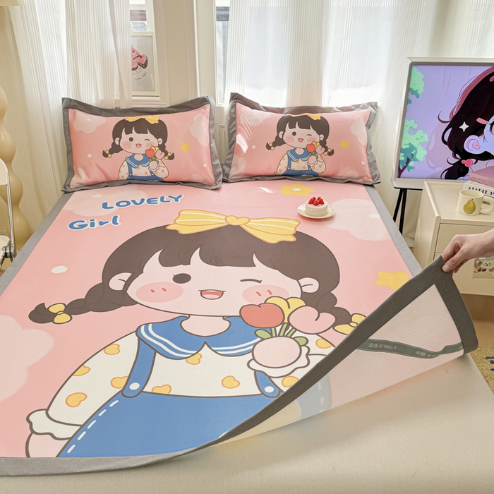 91家纺网 家纺一手货源 找家纺 柒月家居 2026新款大版印花碳光冰丝席床席款凉席 萌系女孩