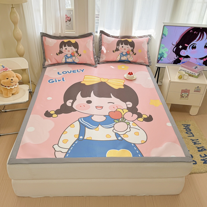 91家纺网 家纺一手货源 找家纺 柒月家居 2026新款大版印花碳光冰丝席床席款凉席 萌系女孩