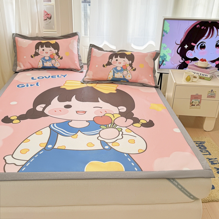 91家纺网 家纺一手货源 找家纺 柒月家居 2026新款大版印花碳光冰丝席床席款凉席 萌系女孩