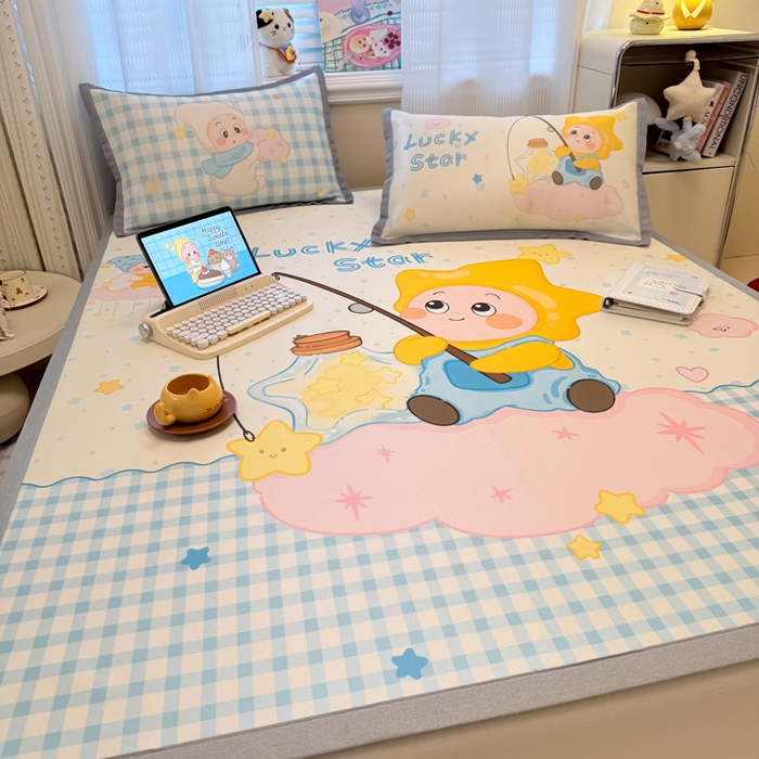 91家纺网 家纺一手货源 找家纺 柒月家居 2026新款大版印花碳光冰丝席床席款凉席 星星之愿