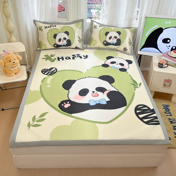 91家纺网 家纺一手货源 找家纺 柒月家居 2026新款大版印花碳光冰丝席床席款凉席 熊猫宝贝