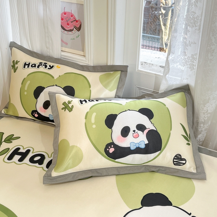 91家纺网 家纺一手货源 找家纺 柒月家居 2026新款大版印花碳光冰丝席床席款凉席 熊猫宝贝