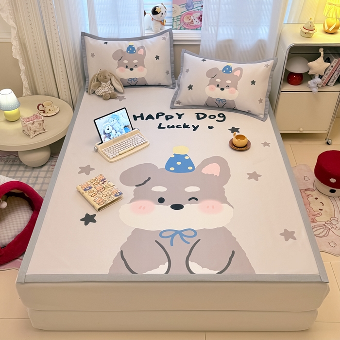 91家纺网 家纺一手货源 找家纺 柒月家居 2026新款大版印花碳光冰丝席床席款凉席 雪纳瑞狗