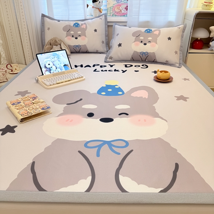 91家纺网 家纺一手货源 找家纺 柒月家居 2026新款大版印花碳光冰丝席床席款凉席 雪纳瑞狗