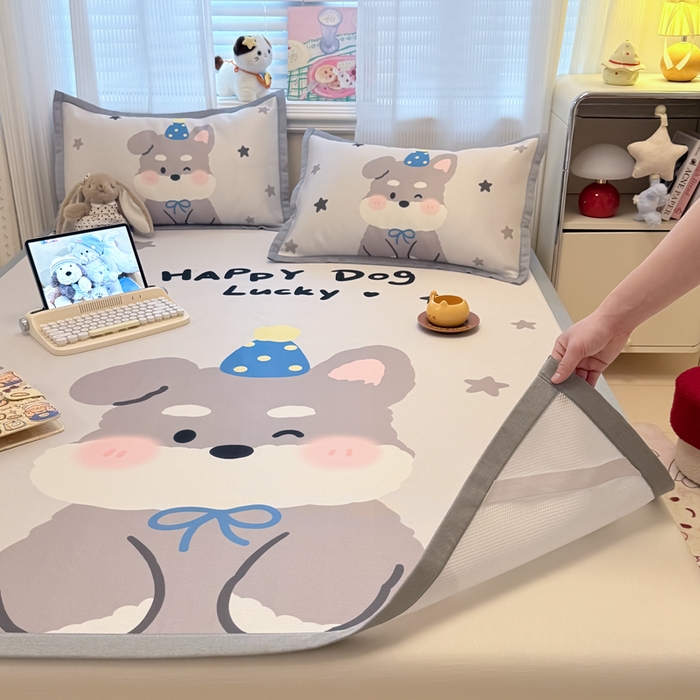 91家纺网 家纺一手货源 找家纺 柒月家居 2026新款大版印花碳光冰丝席床席款凉席 雪纳瑞狗