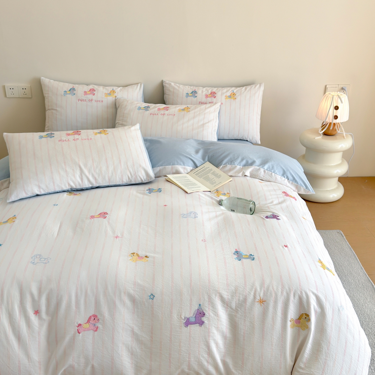 91家纺网 家纺一手货源 找家纺 （总）优彩 2026新款全棉纯棉色织提花水洗棉刺绣四件套-以梦为马