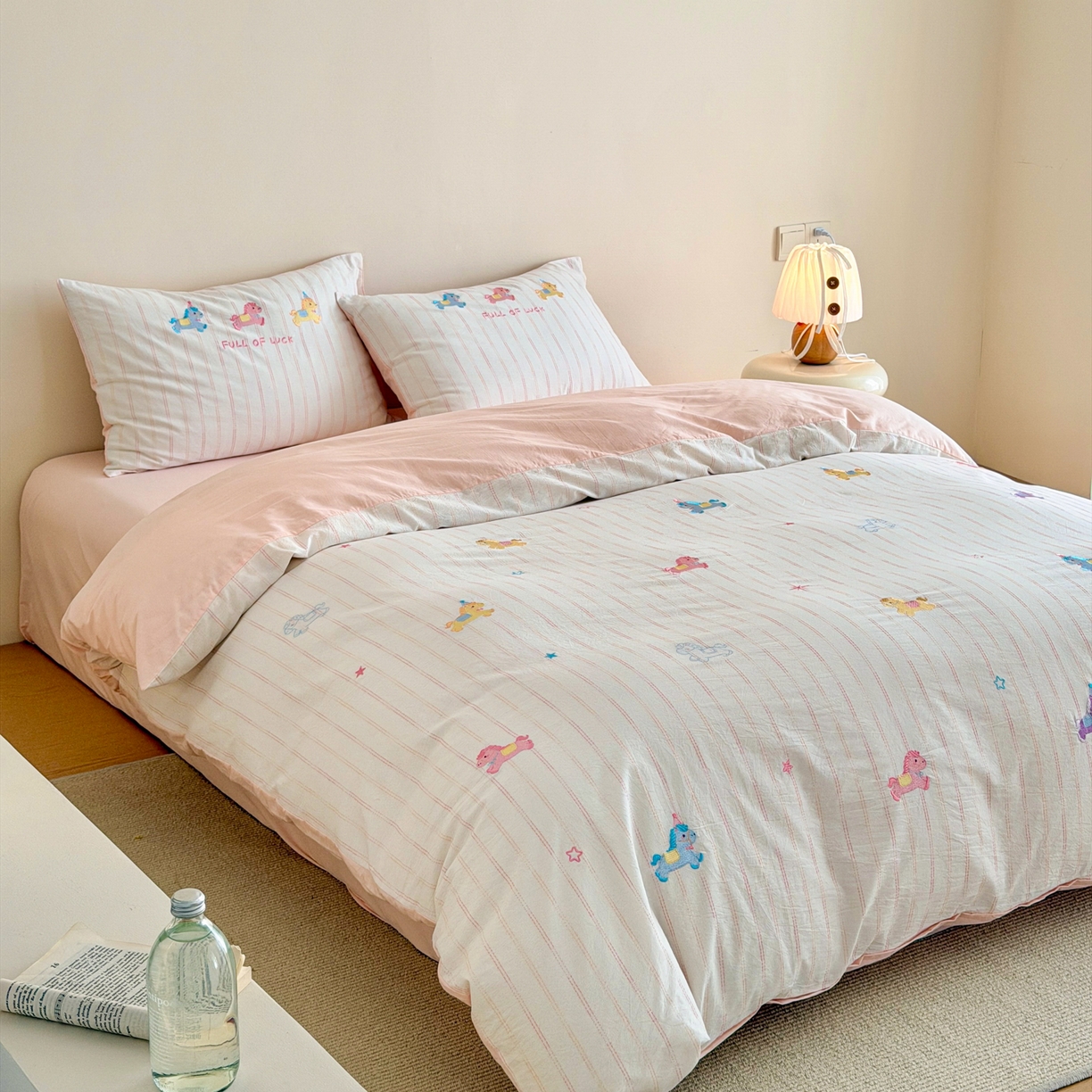 91家纺网 家纺一手货源 找家纺 （总）优彩 2026新款全棉纯棉色织提花水洗棉刺绣四件套-以梦为马