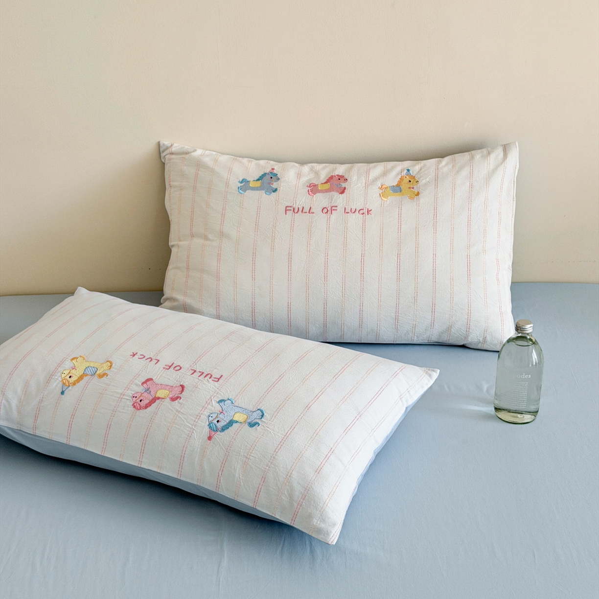 91家纺网 家纺一手货源 找家纺 优彩 2026新款全棉纯棉色织提花水洗棉刺绣四件套-以梦为马 以梦为马-蓝