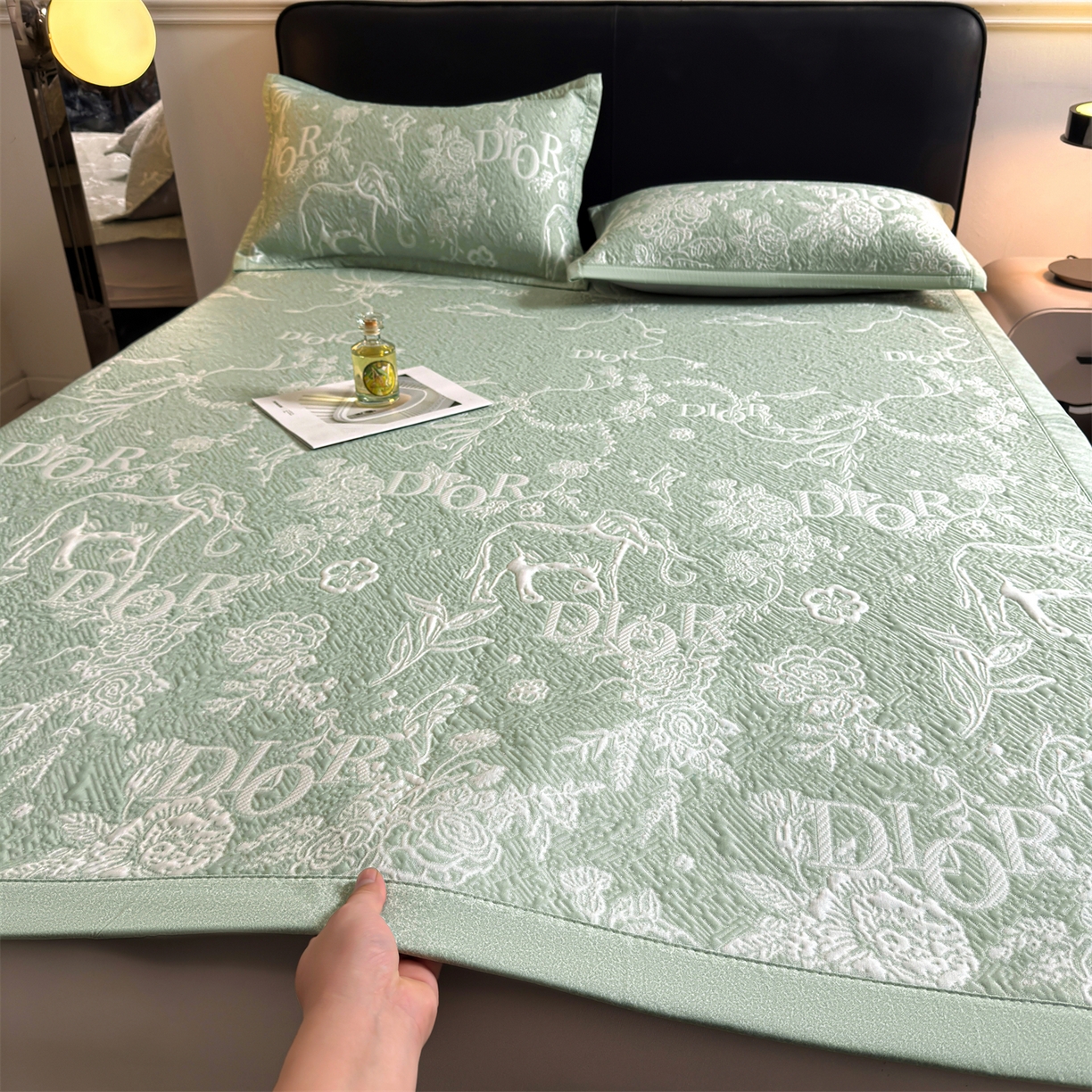 91家纺网 家纺一手货源 找家纺 （总）慕木家纺 2026新品高端复合三明治PE乙纶双面提花610克冰豆豆凉席迪奥风系列（提供买家秀）