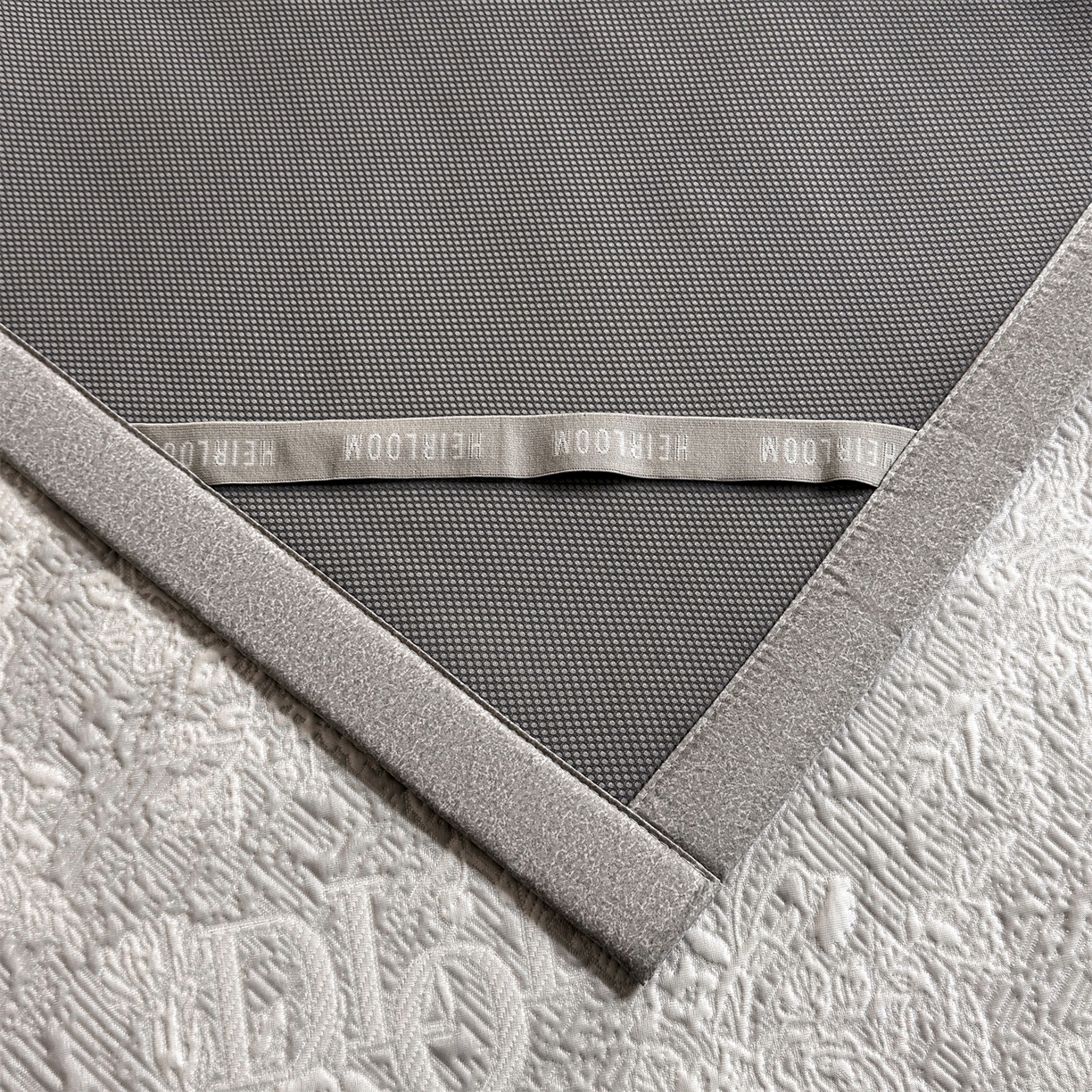 91家纺网 家纺一手货源 找家纺 慕木家纺 2026新品高端复合三明治PE乙纶双面提花610克冰豆豆凉席迪奥风系列（提供买家秀） 床席款迪奥风-灰