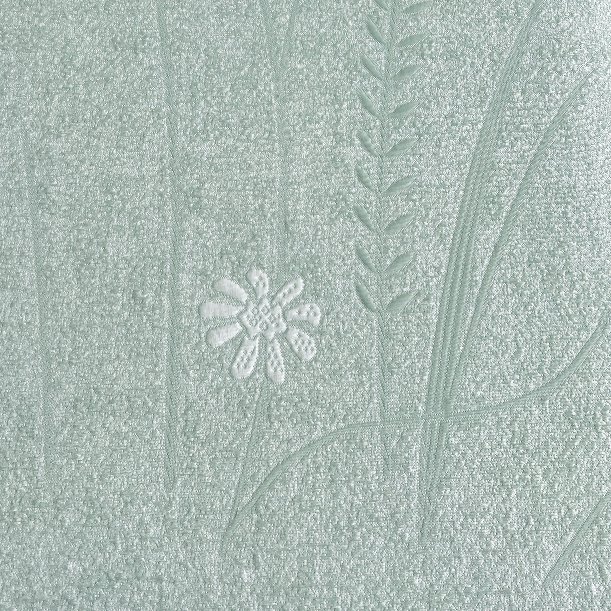 91家纺网 家纺一手货源 找家纺 牵梦萦家纺 2026新款立体浮雕压花工艺凉感豆豆凉席-床裙款 彩蝶-绿色