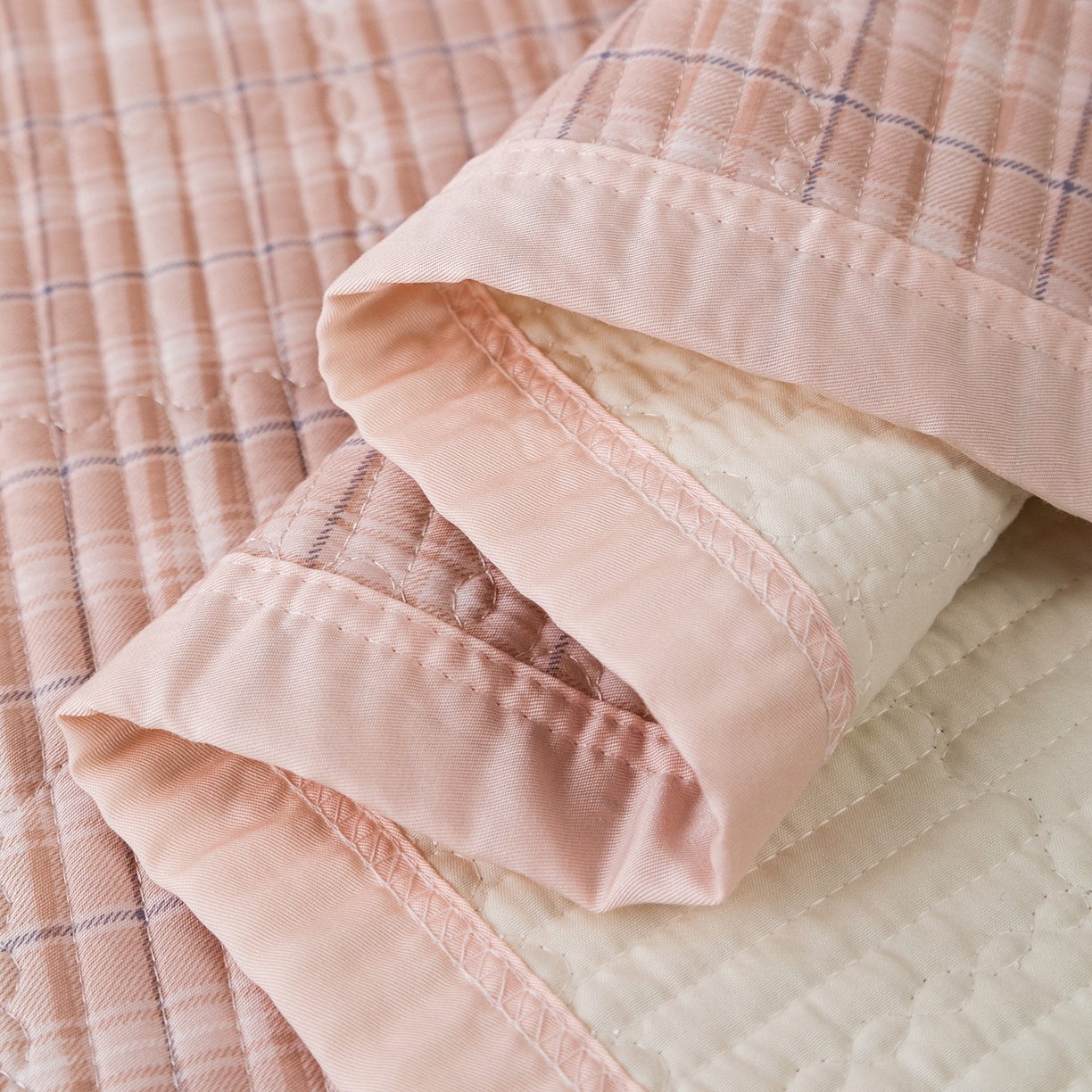 91家纺网 家纺一手货源 找家纺 源舜家纺 2026新款天丝莫代尔大版凉感床盖 蘑菇女孩