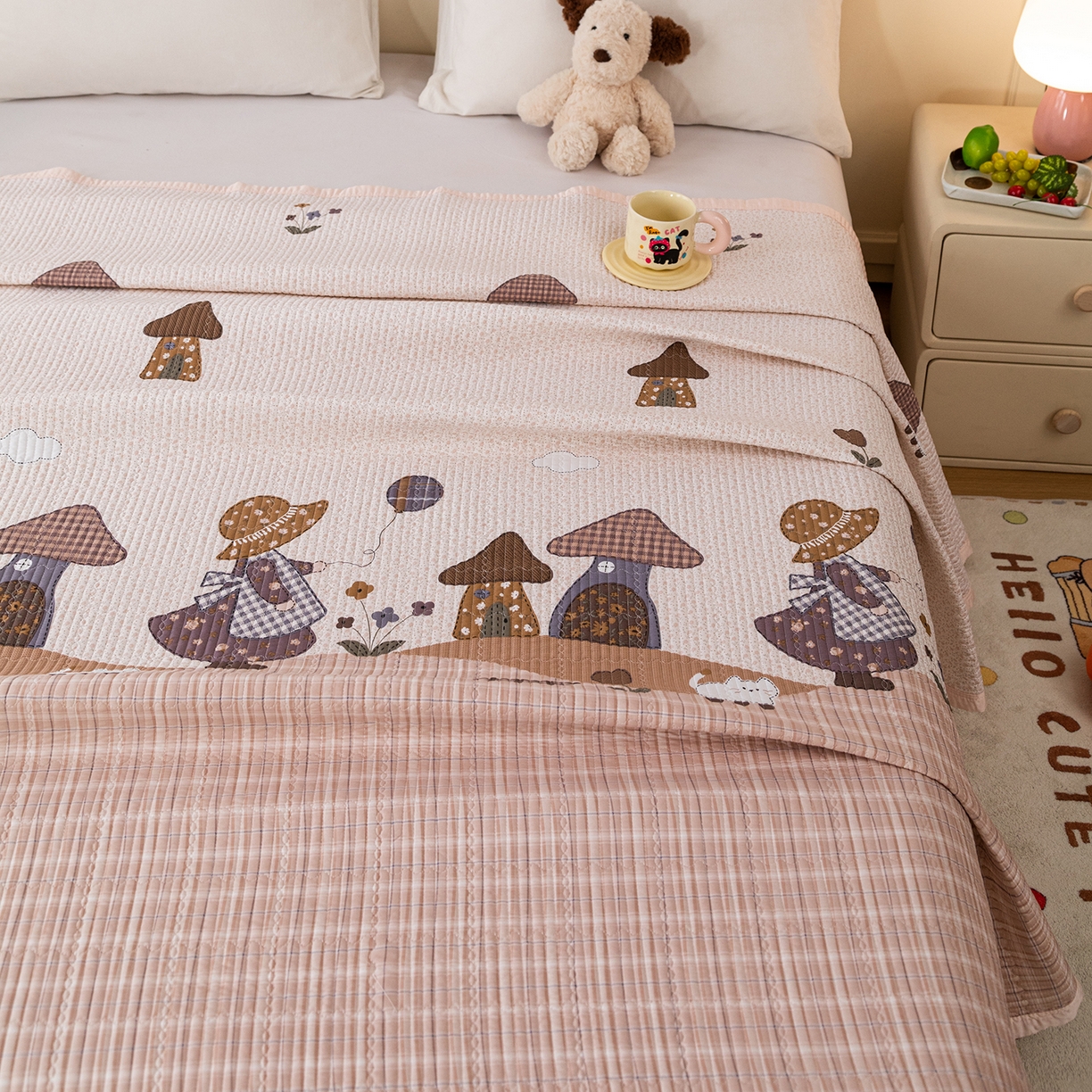 91家纺网 家纺一手货源 找家纺 源舜家纺 2026新款天丝莫代尔大版凉感床盖 蘑菇女孩