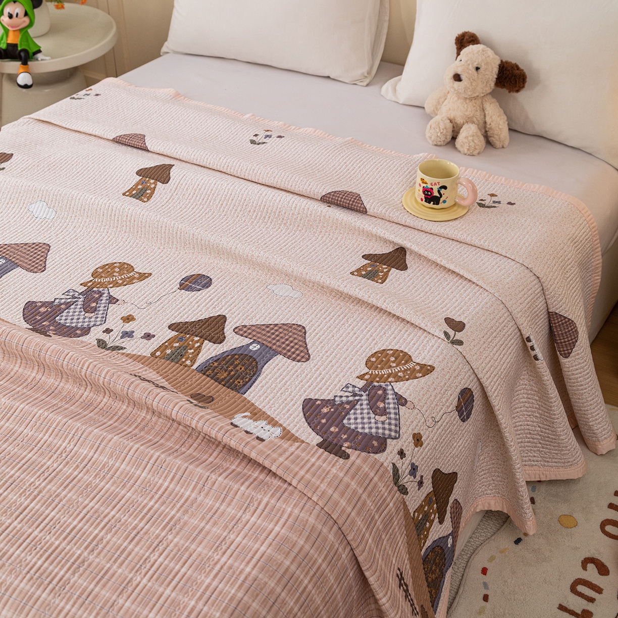 91家纺网 家纺一手货源 找家纺 源舜家纺 2026新款天丝莫代尔大版凉感床盖 蘑菇女孩