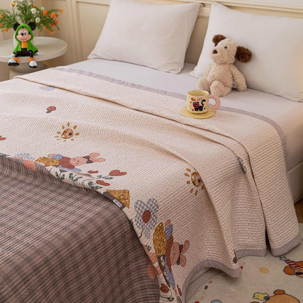 91家纺网 家纺一手货源 找家纺 源舜家纺 2026新款天丝莫代尔大版凉感床盖 快乐周末