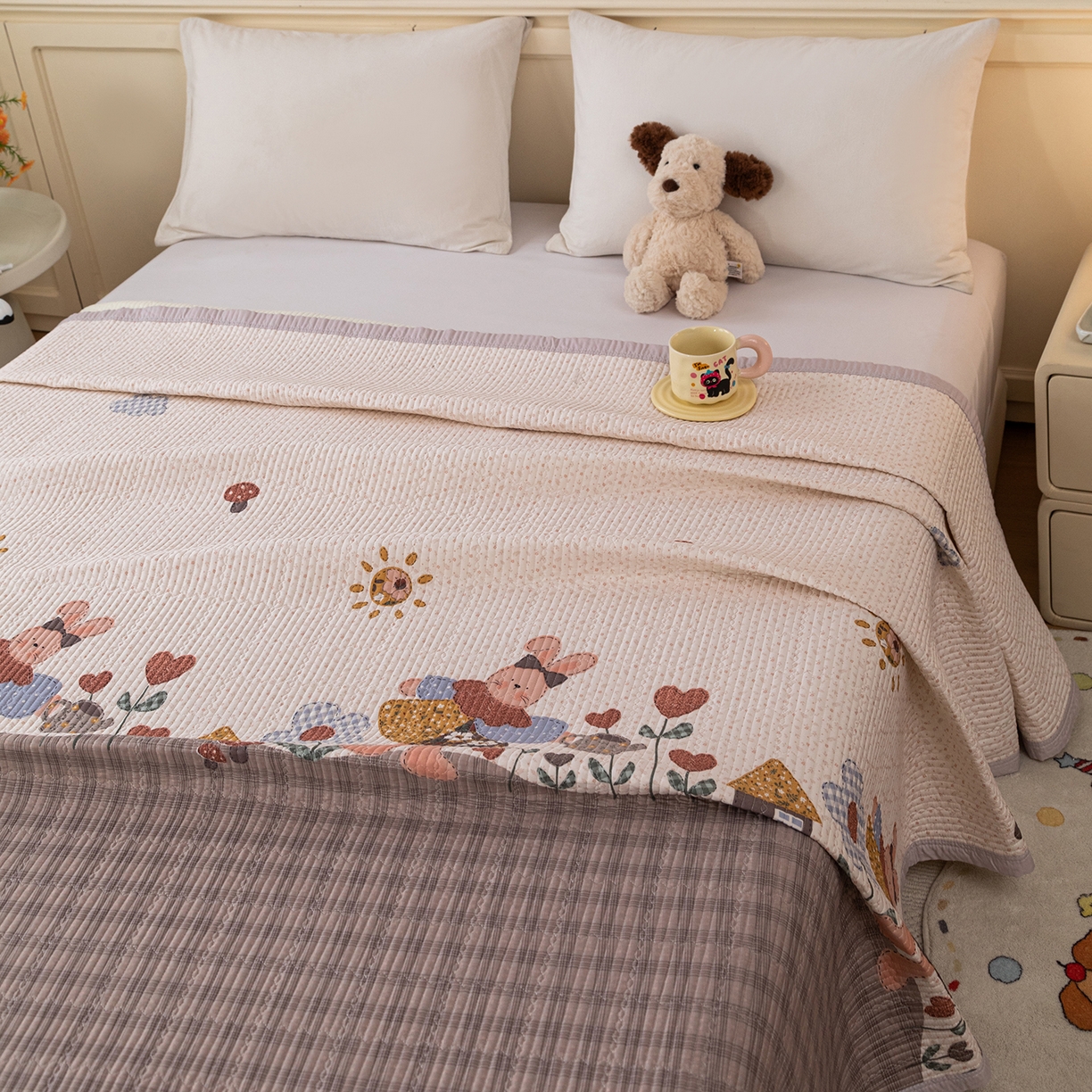 91家纺网 家纺一手货源 找家纺 源舜家纺 2026新款天丝莫代尔大版凉感床盖 快乐周末