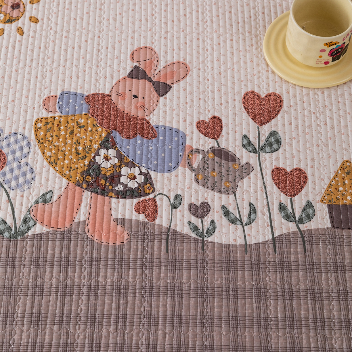 91家纺网 家纺一手货源 找家纺 源舜家纺 2026新款天丝莫代尔大版凉感床盖 快乐周末