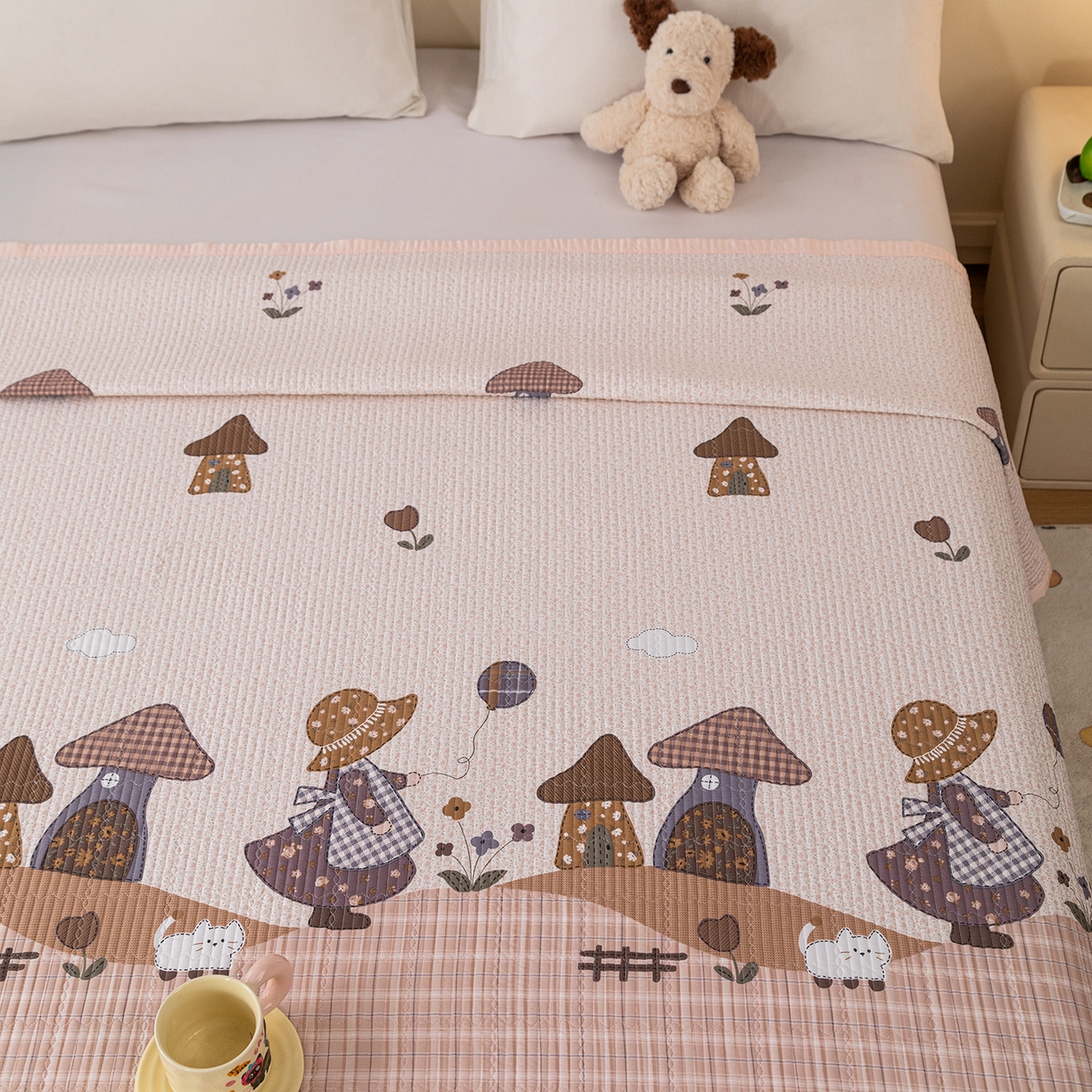 91家纺网 家纺一手货源 找家纺 源舜家纺 2026新款天丝莫代尔大版凉感床盖 蘑菇女孩