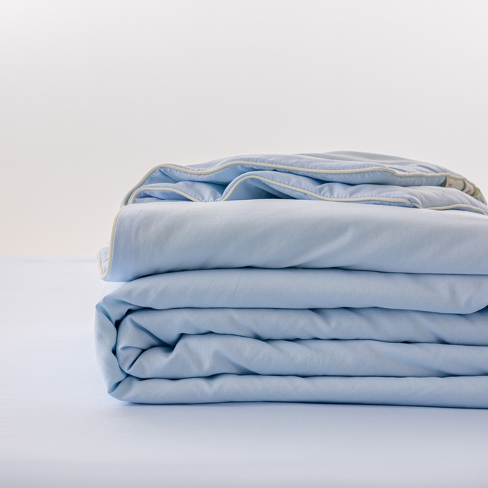 91家纺网 家纺一手货源 找家纺 迪梵家纺 2026新款A类无印风水洗棉格子纯色夏凉被大豆夏被空调被薄被（带买家秀） 海盐蓝