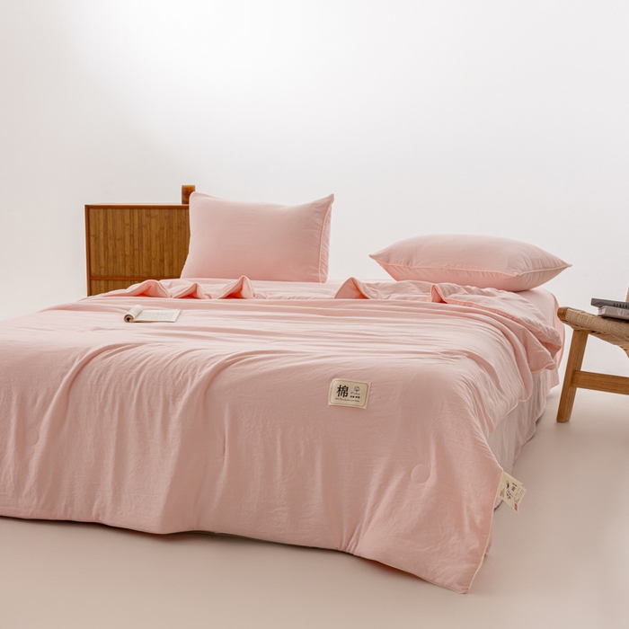 91家纺网 家纺一手货源 找家纺 迪梵家纺 2026新款A类无印风水洗棉格子纯色夏凉被大豆夏被空调被薄被（带买家秀） 奶油粉