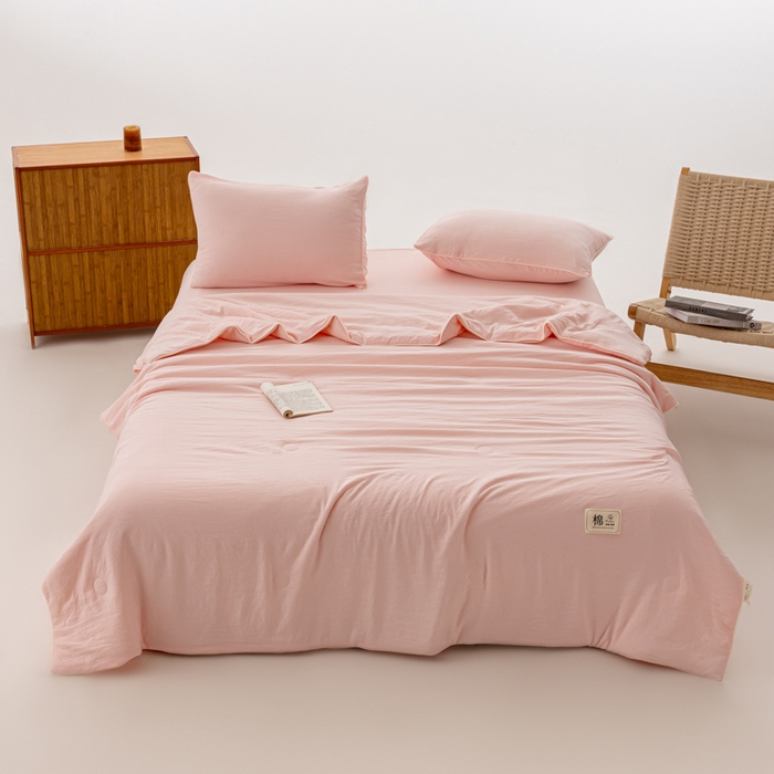 91家纺网 家纺一手货源 找家纺 迪梵家纺 2026新款A类无印风水洗棉格子纯色夏凉被大豆夏被空调被薄被（带买家秀） 奶油粉