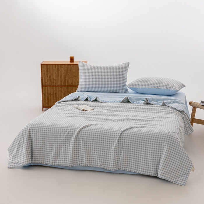 91家纺网 家纺一手货源 找家纺 迪梵家纺 2026新款A类无印风水洗棉格子纯色夏凉被大豆夏被空调被薄被（带买家秀） 浅蓝小格