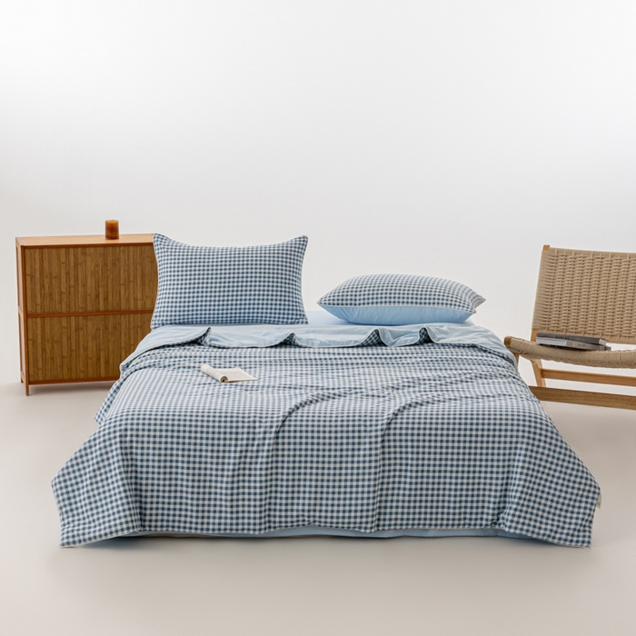 91家纺网 家纺一手货源 找家纺 迪梵家纺 2026新款A类无印风水洗棉格子纯色夏凉被大豆夏被空调被薄被（带买家秀） 蓝小格