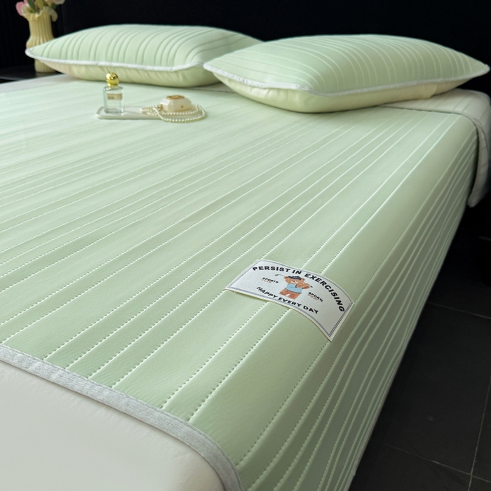 91家纺网 家纺一手货源 找家纺 麋兔 2026新款纯色朵朵小熊冰蚕丝软席 云海绿