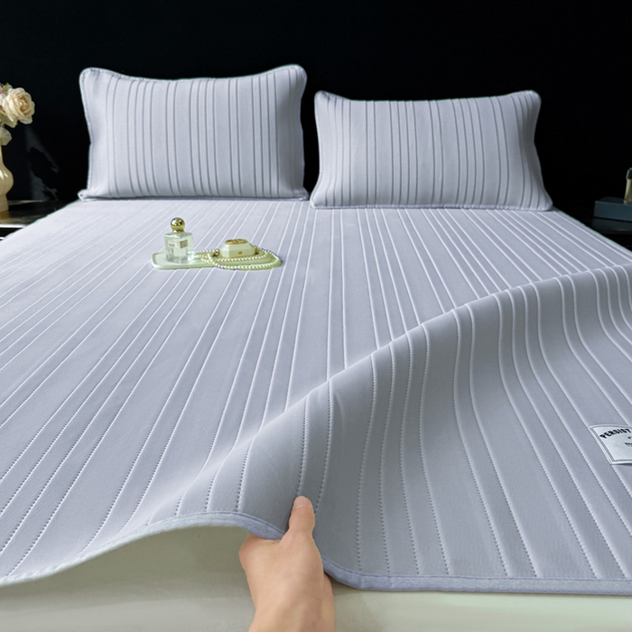 91家纺网 家纺一手货源 找家纺 麋兔 2026新款纯色朵朵小熊冰蚕丝软席 芦灰