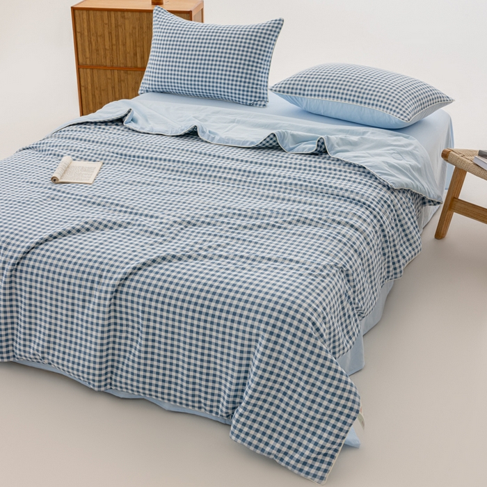 91家纺网 家纺一手货源 找家纺 迪梵家纺 2026新款A类无印风水洗棉格子纯色夏凉被大豆夏被空调被薄被（带买家秀） 蓝小格