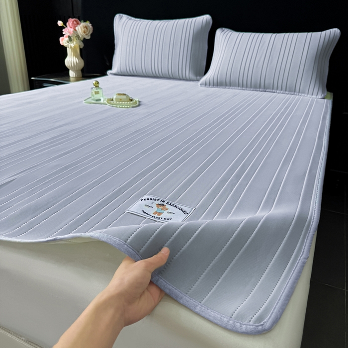 91家纺网 家纺一手货源 找家纺 麋兔 2026新款纯色朵朵小熊冰蚕丝软席 芦灰