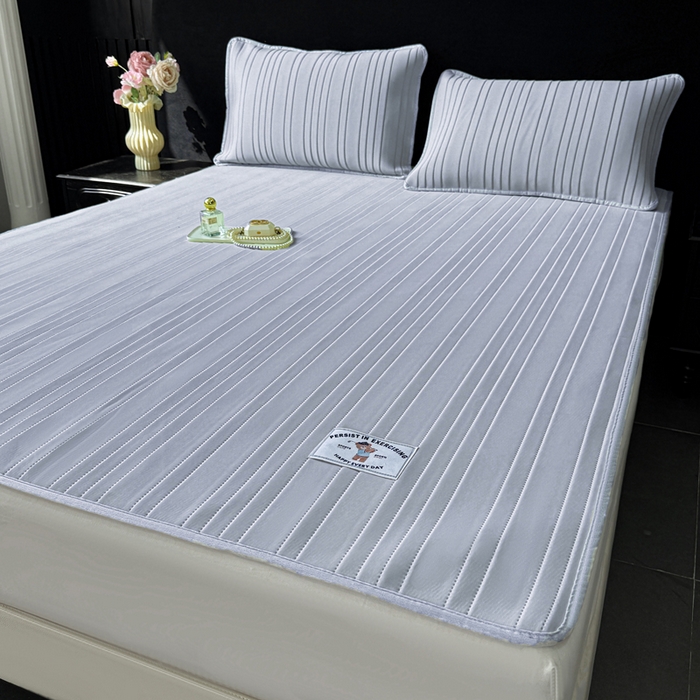 91家纺网 家纺一手货源 找家纺 麋兔 2026新款纯色朵朵小熊冰蚕丝软席 芦灰