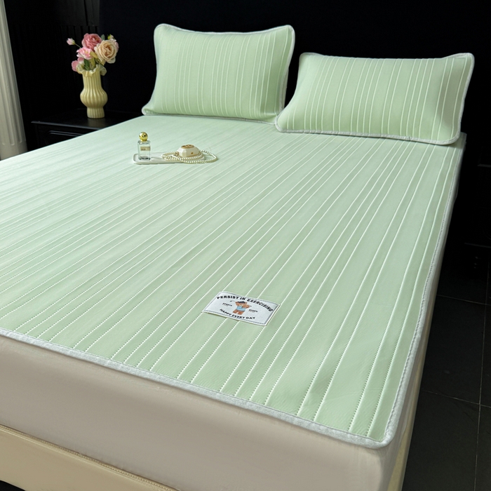 91家纺网 家纺一手货源 找家纺 麋兔 2026新款纯色朵朵小熊冰蚕丝软席 云海绿