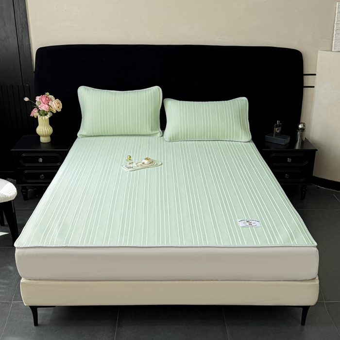 91家纺网 家纺一手货源 找家纺 麋兔 2026新款纯色朵朵小熊冰蚕丝软席 云海绿