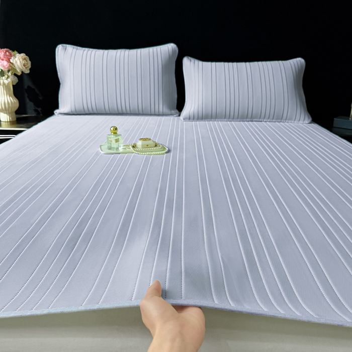 91家纺网 家纺一手货源 找家纺 麋兔 2026新款纯色朵朵小熊冰蚕丝软席 芦灰