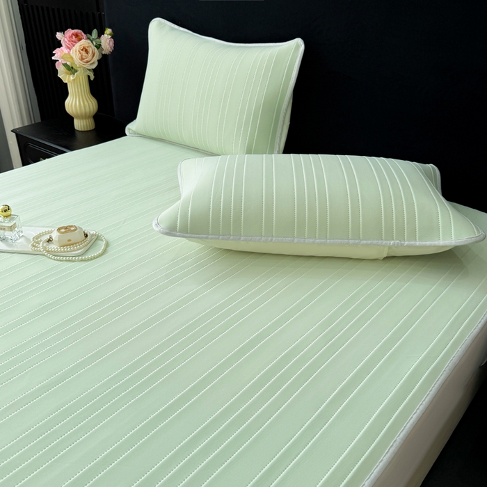 91家纺网 家纺一手货源 找家纺 麋兔 2026新款纯色朵朵小熊冰蚕丝软席 云海绿