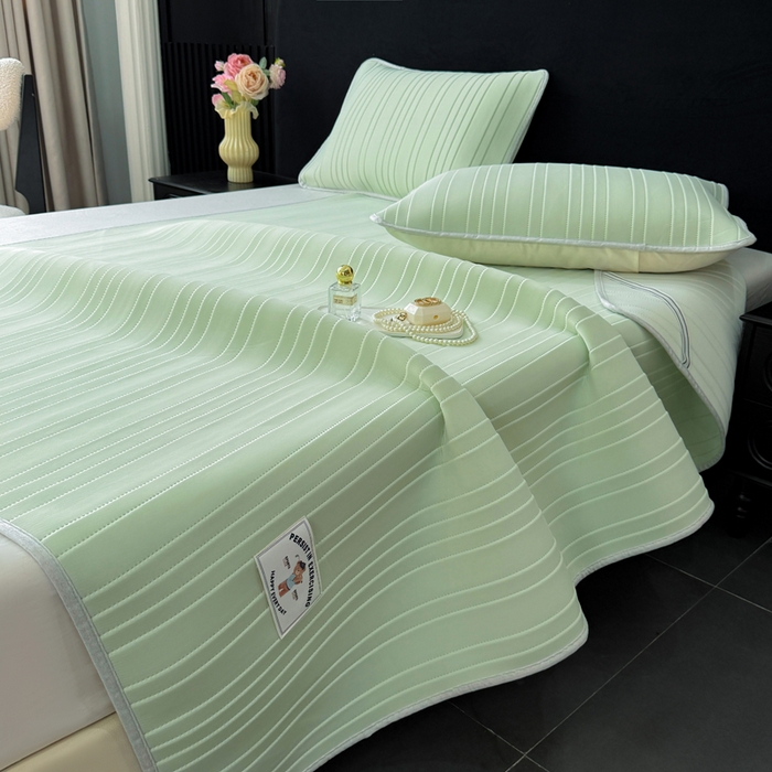 91家纺网 家纺一手货源 找家纺 麋兔 2026新款纯色朵朵小熊冰蚕丝软席 云海绿