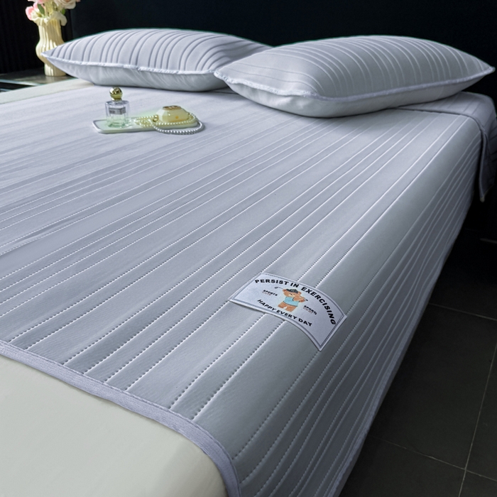 91家纺网 家纺一手货源 找家纺 麋兔 2026新款纯色朵朵小熊冰蚕丝软席 芦灰