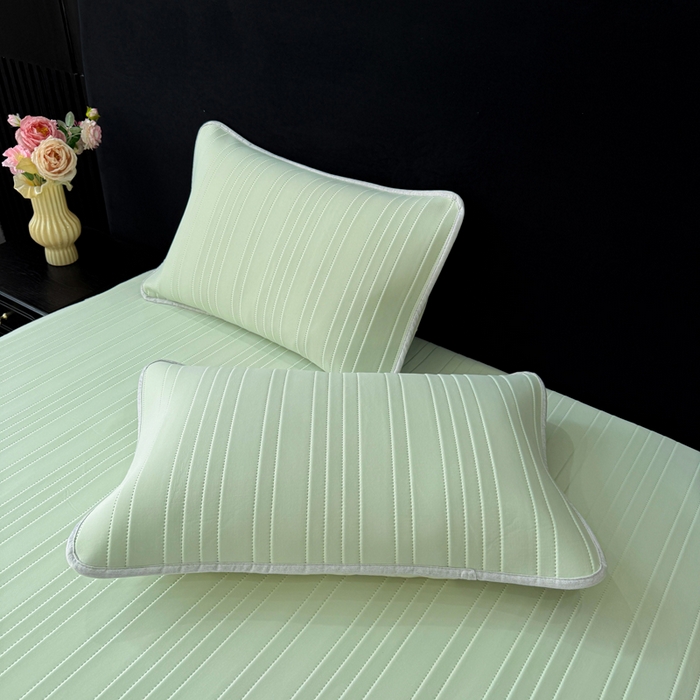 91家纺网 家纺一手货源 找家纺 麋兔 2026新款纯色朵朵小熊冰蚕丝软席 云海绿