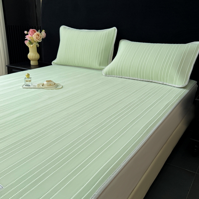 91家纺网 家纺一手货源 找家纺 麋兔 2026新款纯色朵朵小熊冰蚕丝软席 云海绿