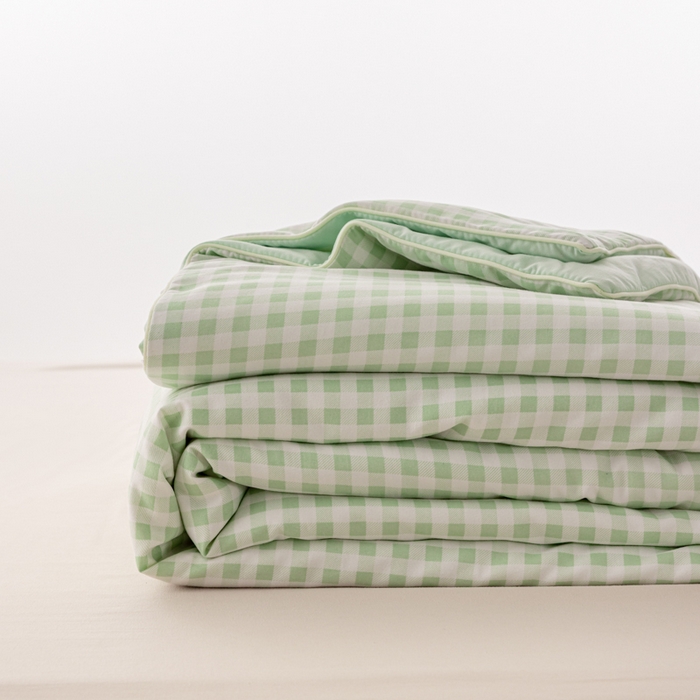 91家纺网 家纺一手货源 找家纺 迪梵家纺 2026新款A类无印风水洗棉格子纯色夏凉被大豆夏被空调被薄被（带买家秀） 绿小格