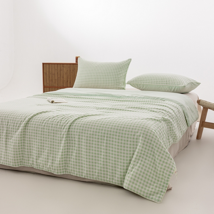 91家纺网 家纺一手货源 找家纺 迪梵家纺 2026新款A类无印风水洗棉格子纯色夏凉被大豆夏被空调被薄被（带买家秀） 绿小格