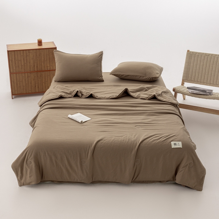 91家纺网 家纺一手货源 找家纺 迪梵家纺 2026新款A类无印风水洗棉格子纯色夏凉被大豆夏被空调被薄被（带买家秀） 焦糖棕