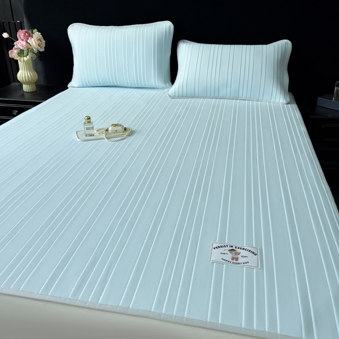 91家纺网 家纺一手货源 找家纺 麋兔 2026新款纯色朵朵小熊冰蚕丝软席 浅兰