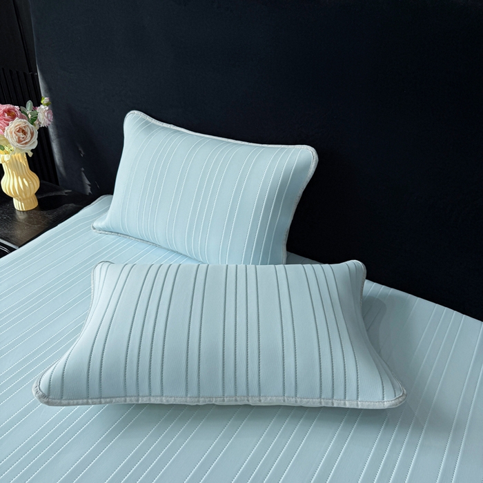 91家纺网 家纺一手货源 找家纺 麋兔 2026新款纯色朵朵小熊冰蚕丝软席 浅兰