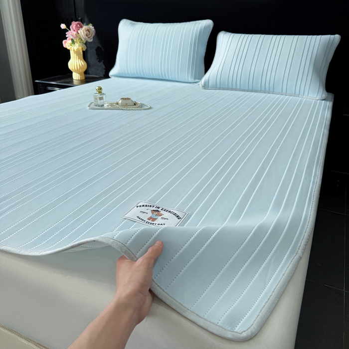 91家纺网 家纺一手货源 找家纺 麋兔 2026新款纯色朵朵小熊冰蚕丝软席 浅兰