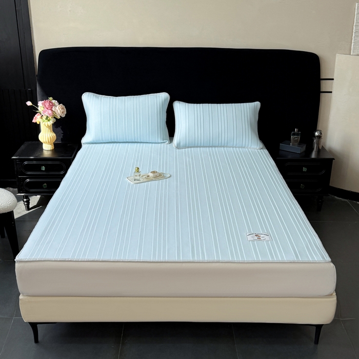 91家纺网 家纺一手货源 找家纺 麋兔 2026新款纯色朵朵小熊冰蚕丝软席 浅兰